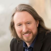 MacNaughtonL-AuthorPic